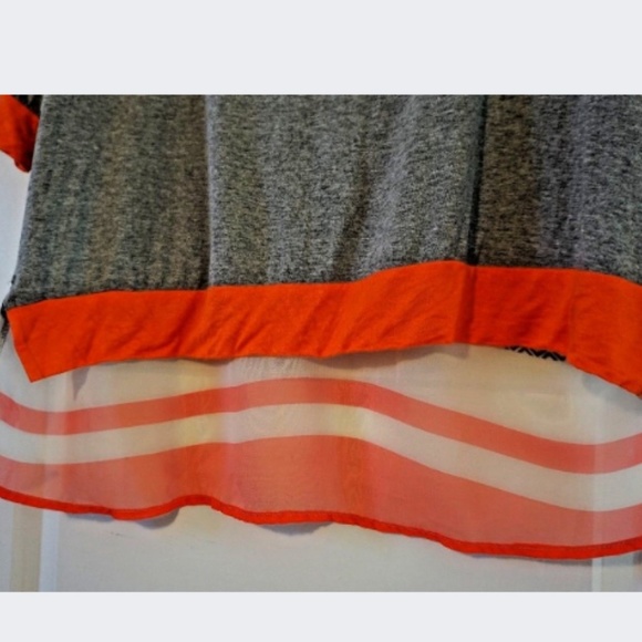 Bobeau Women Large Grey Chevron USA top sheer back - Picture 3 of 5